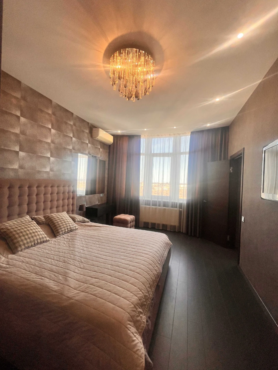 3-кімнатна дворівнева квартира, видова, 138 м²