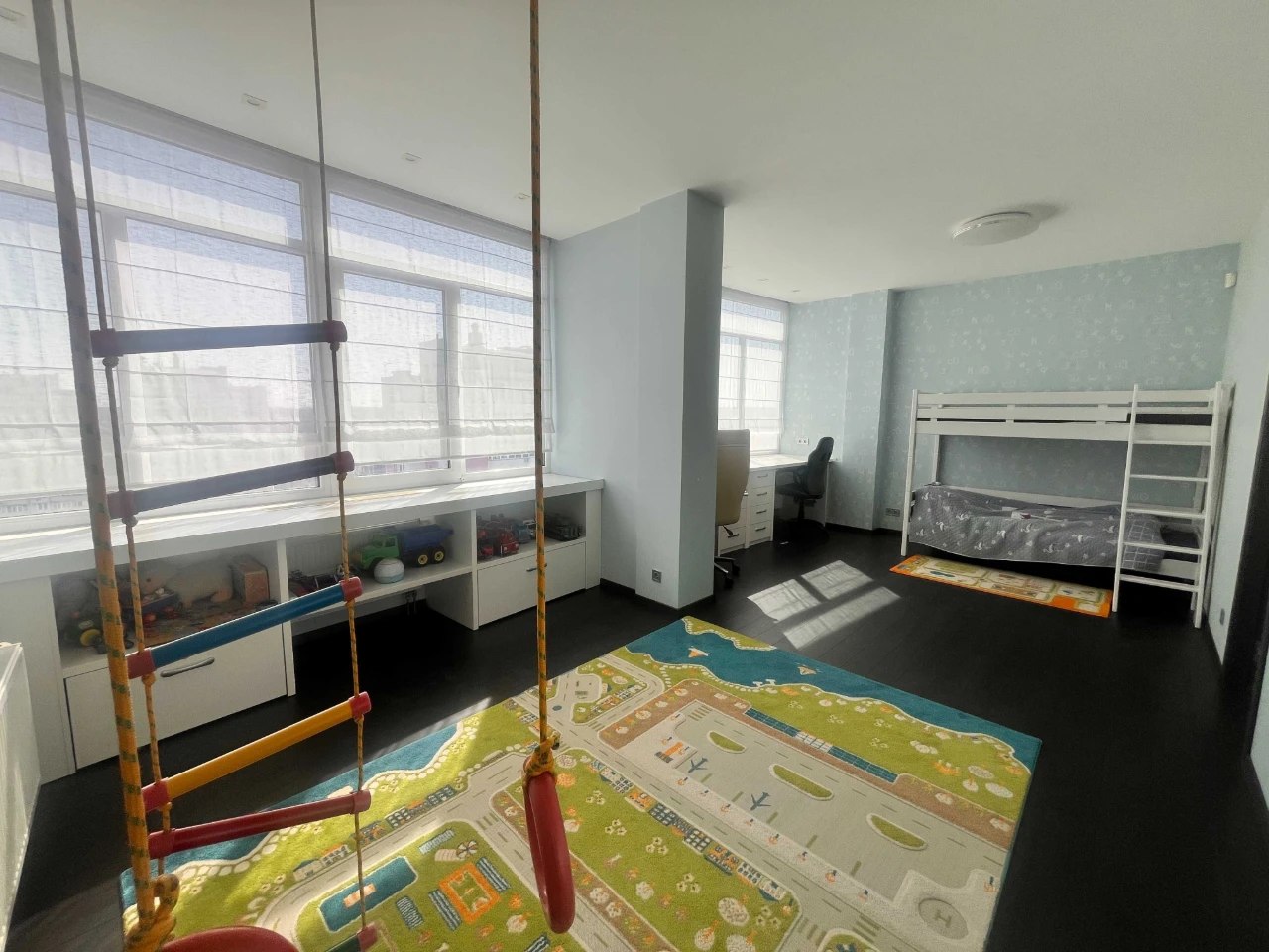 3-кімнатна дворівнева квартира, видова, 138 м²