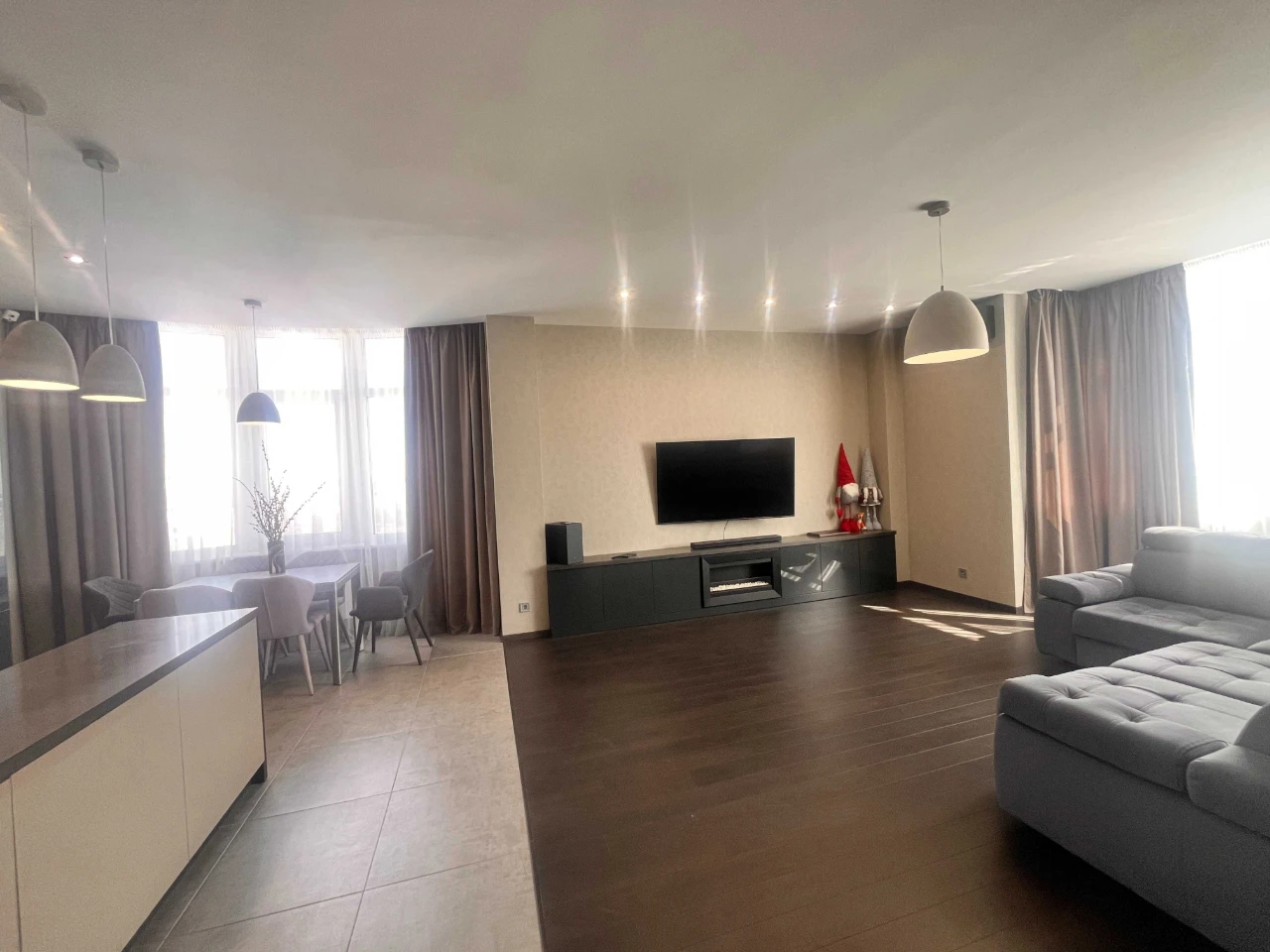 3-кімнатна дворівнева квартира, видова, 138 м²
