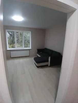 NO COMMISSION! Nice ONE-BEDROOM apartment renovated. Individual seller