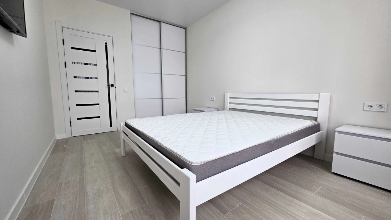 Продаж 1к квартири 42 м2 біля Центрального парку | вул. Виго