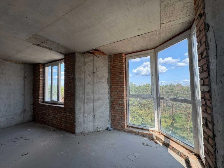 Cozy 2-room apartment in a completed residential complex. 7 km from Kyiv. Forest nearby. Waterfront
