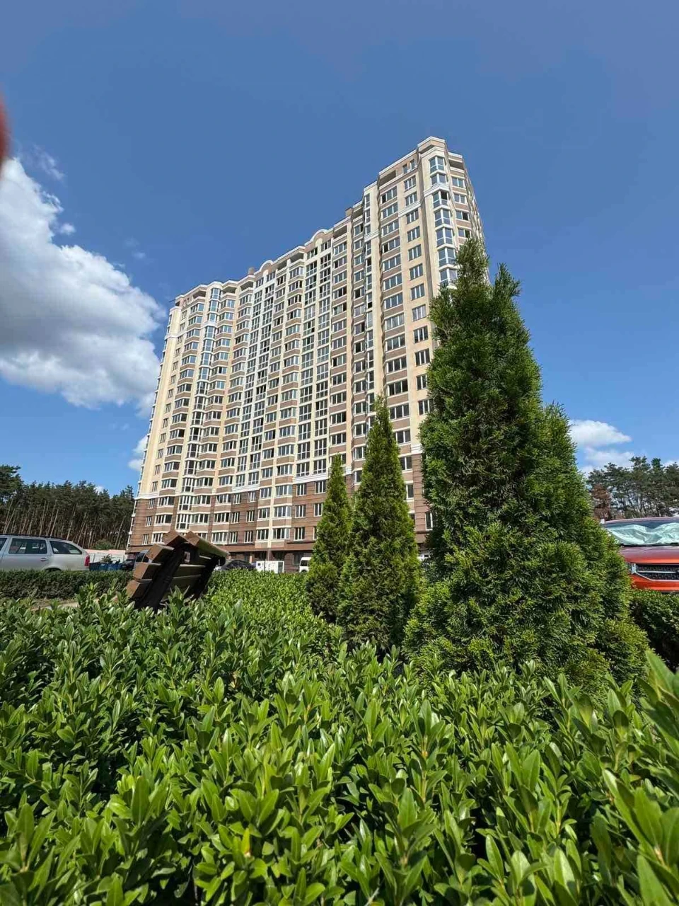 Cozy 2-room apartment in a completed residential complex. 7 km from Kyiv. Forest nearby. Waterfront