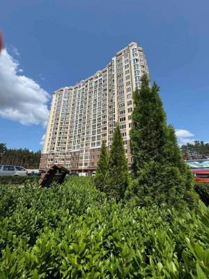 Cozy 2-room apartment in a completed residential complex. 7 km from Kyiv. Forest nearby. Waterfront