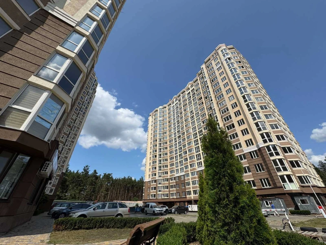 Cozy 2-room apartment in a completed residential complex. 7 km from Kyiv. Forest nearby. Waterfront