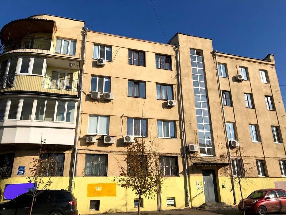 D1M I will sell a 3-room apartment in the very center of Ne Za Vsi kosh