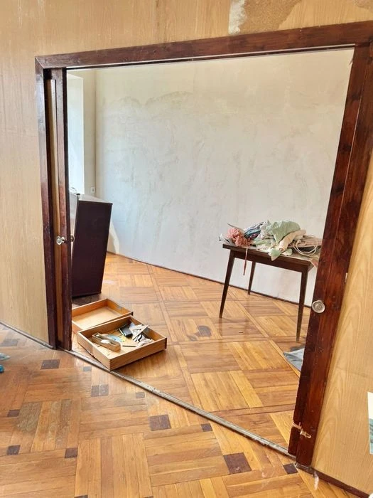 D1M I will sell a 3-room apartment in the very center of Ne Za Vsi kosh
