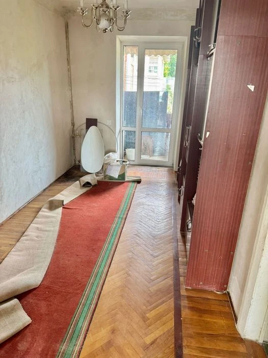 D1M I will sell a 3-room apartment in the very center of Ne Za Vsi kosh