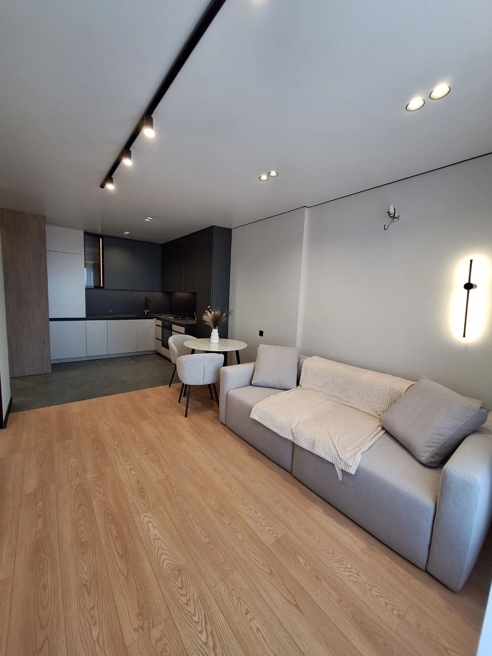 For Sale: 1-bedroom apartment 42 sq m with new modern renovation! Gas available!
