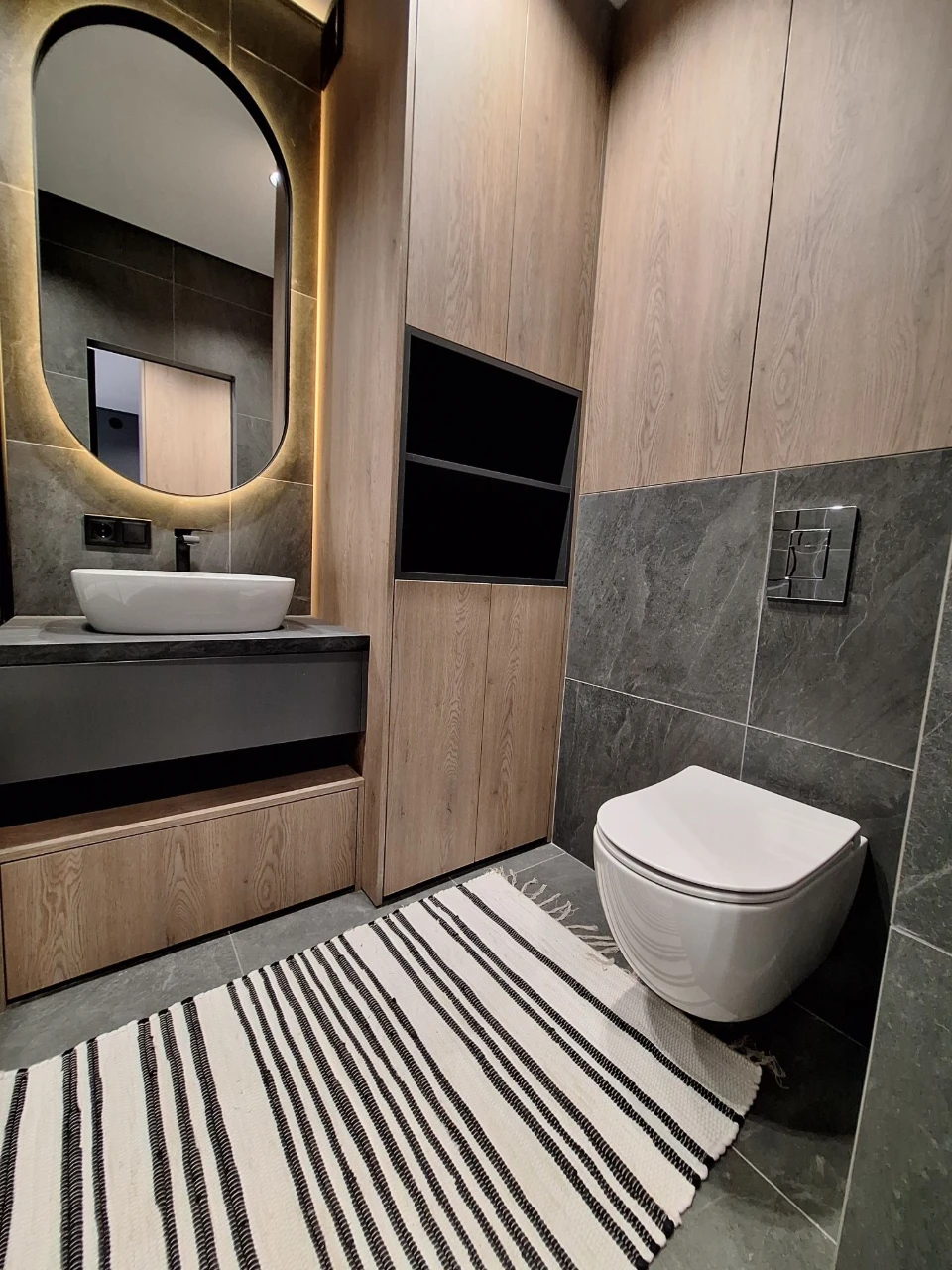 For Sale: 1-bedroom apartment 42 sq m with new modern renovation! Gas available!