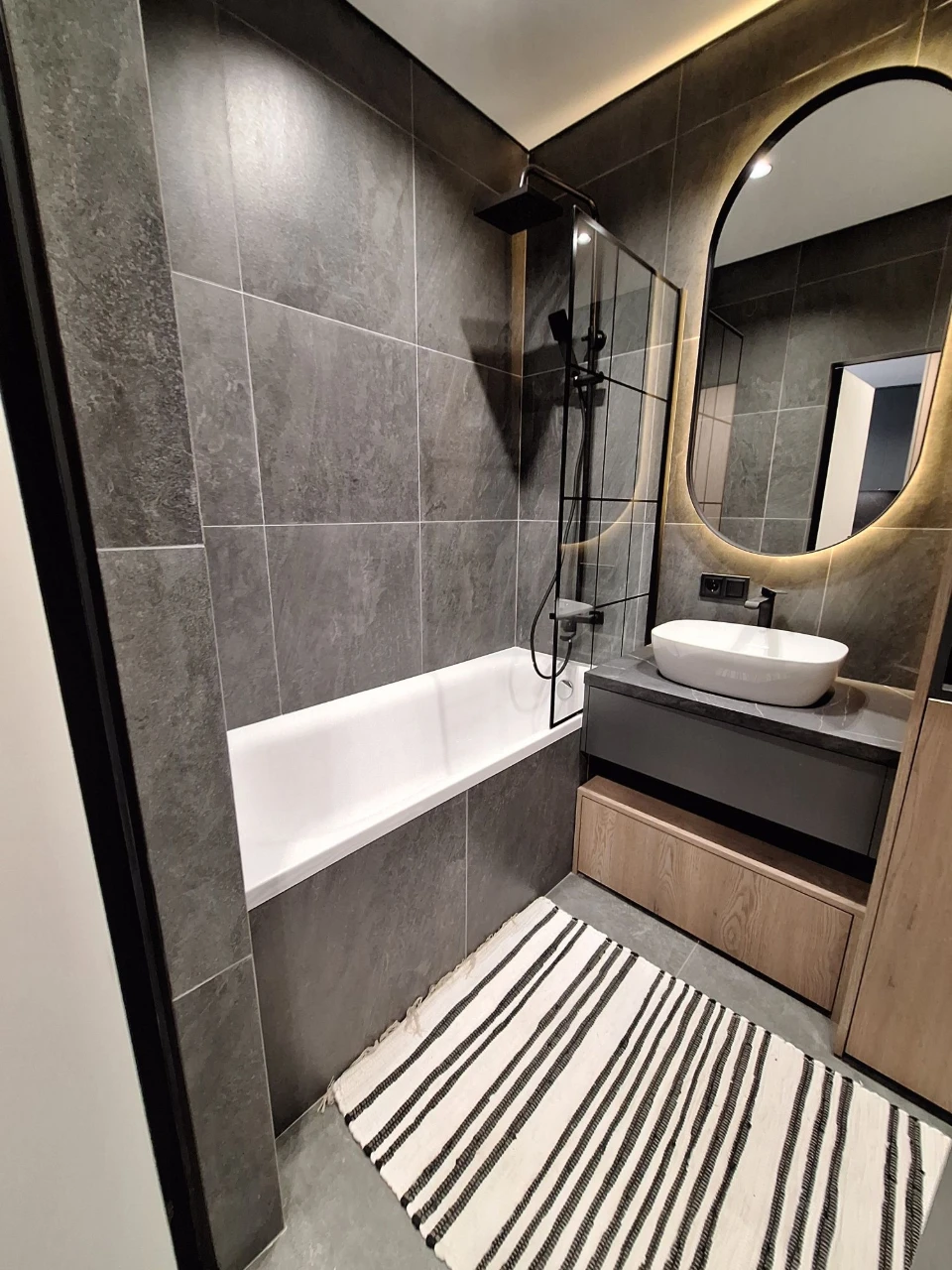 For Sale: 1-bedroom apartment 42 sq m with new modern renovation! Gas available!