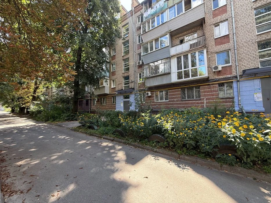 Продаётся 1-комнатная квартира в кирпичной хрущёвке 28м2 пр.
