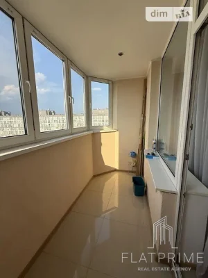 Sale of a 2-room apartment with renovation on Oleny Pchilky Street, 6. Pozn