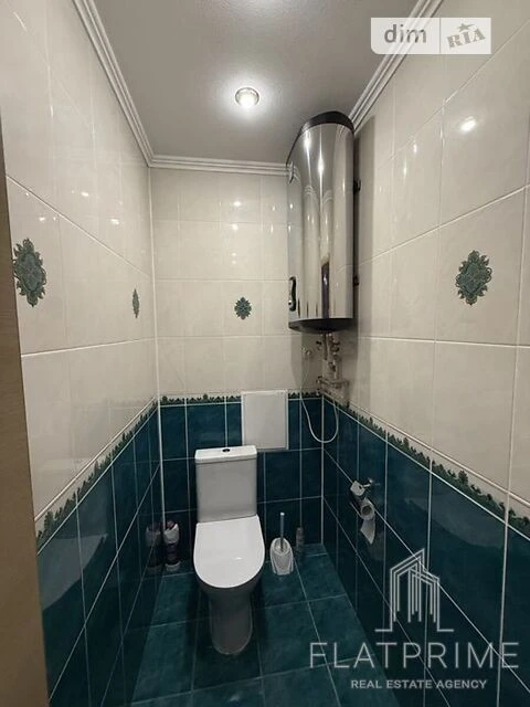 Sale of a 2-room apartment with renovation on Oleny Pchilky Street, 6. Pozn