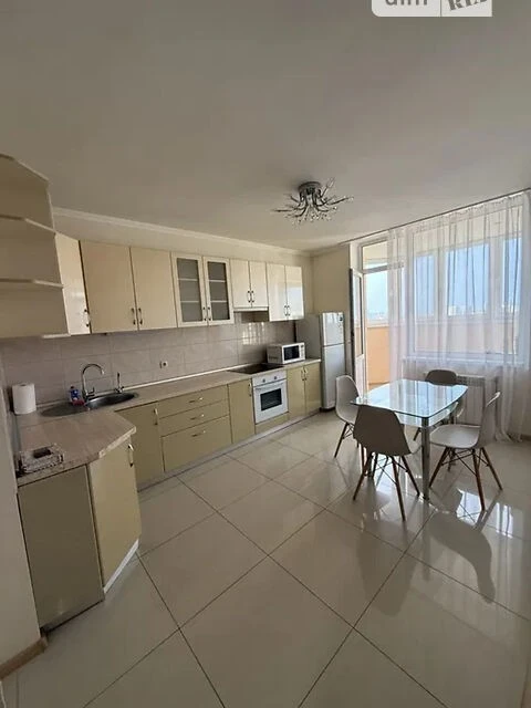 Sale of a 2-room apartment with renovation on Oleny Pchilky Street, 6. Pozn