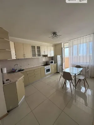 Sale of a 2-room apartment with renovation on Oleny Pchilky Street, 6. Pozn