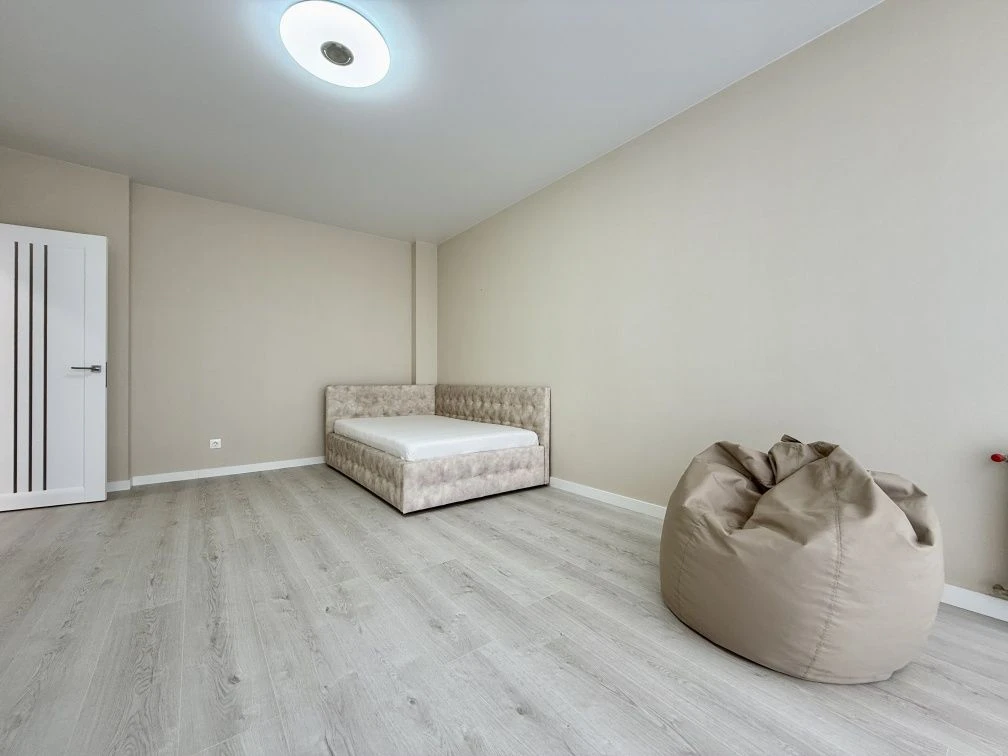 For Sale: 3-bedroom apartment in a beautiful renovation! Irpin, Stelmakh Park