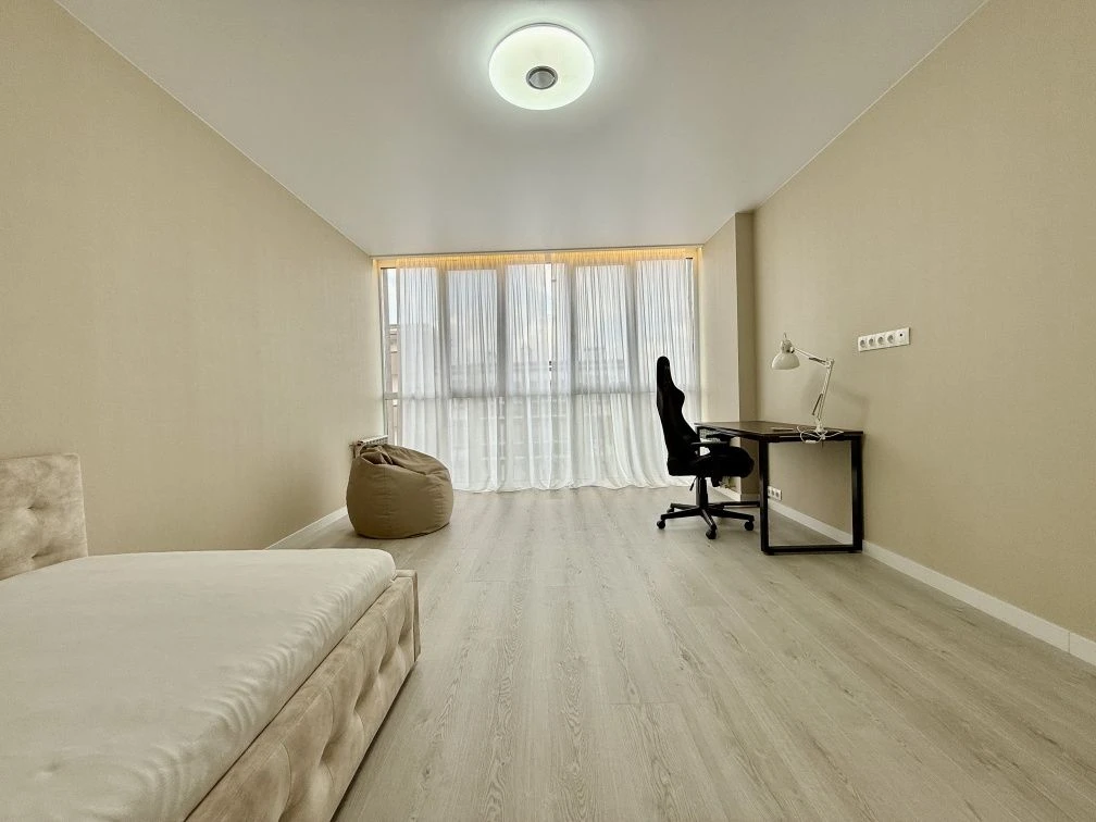 For Sale: 3-bedroom apartment in a beautiful renovation! Irpin, Stelmakh Park