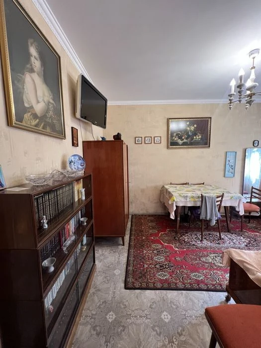 Сдам 4 х к дом на Комитетской ,квартира в 2 уровня с местом