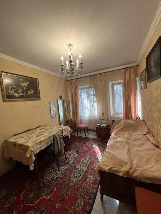 Сдам 4 х к дом на Комитетской ,квартира в 2 уровня с местом
