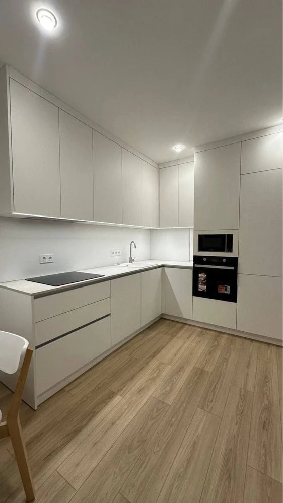Apartment in new building with quick access to Kyiv. New renovation