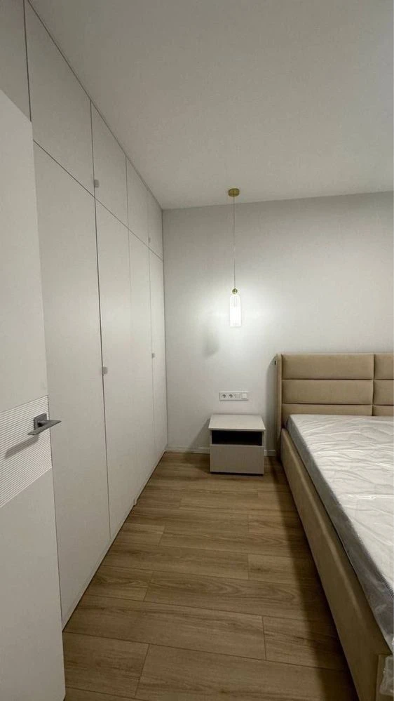 Apartment in new building with quick access to Kyiv. New renovation