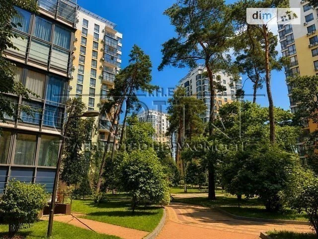 Sale of 2-room apartment 72 sq. m. on Anatoliy Petritskoho St. 23