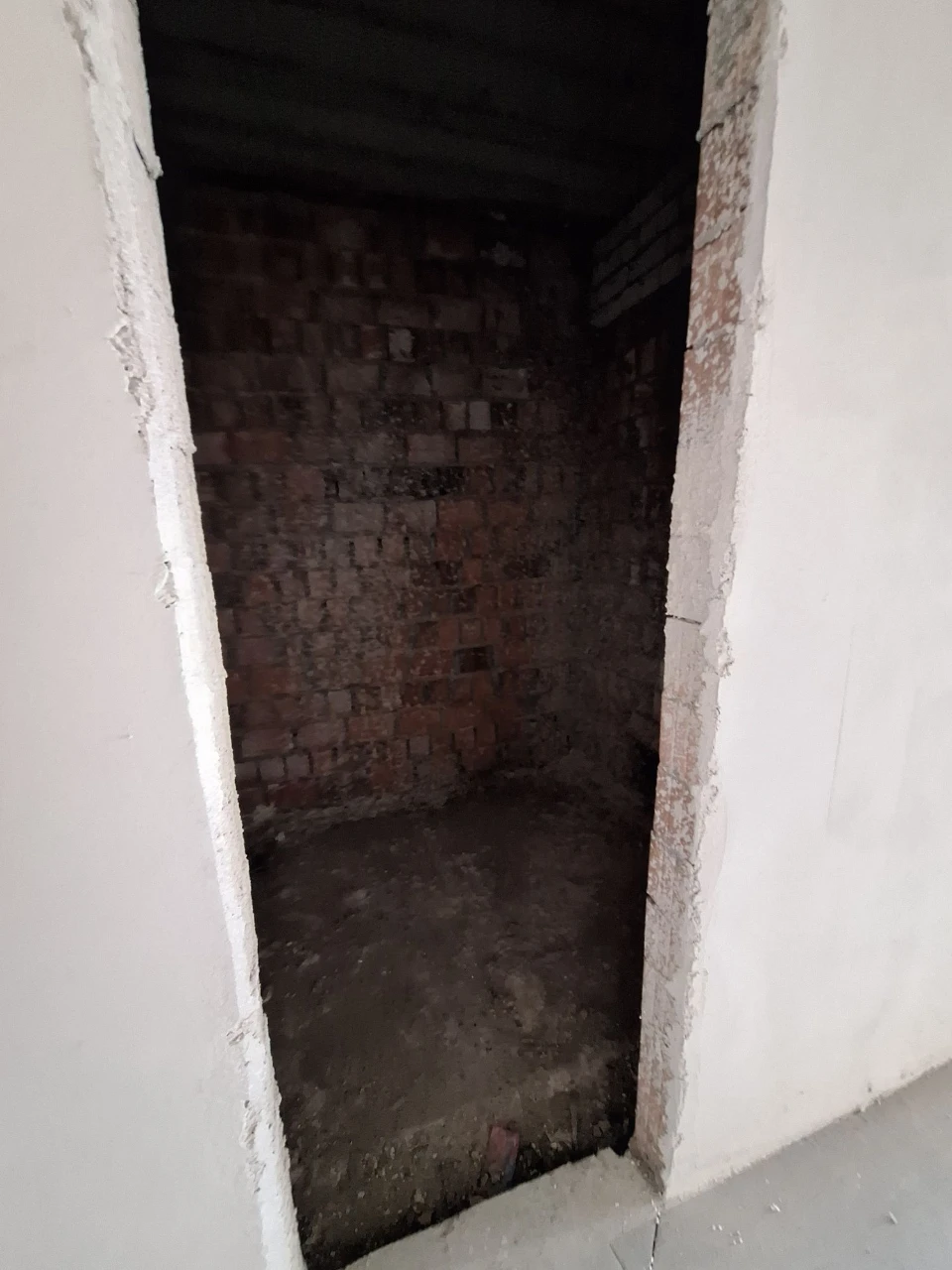 For Sale: Spacious 2-bedroom apartment! Irpin, city center! yeOsel TACK