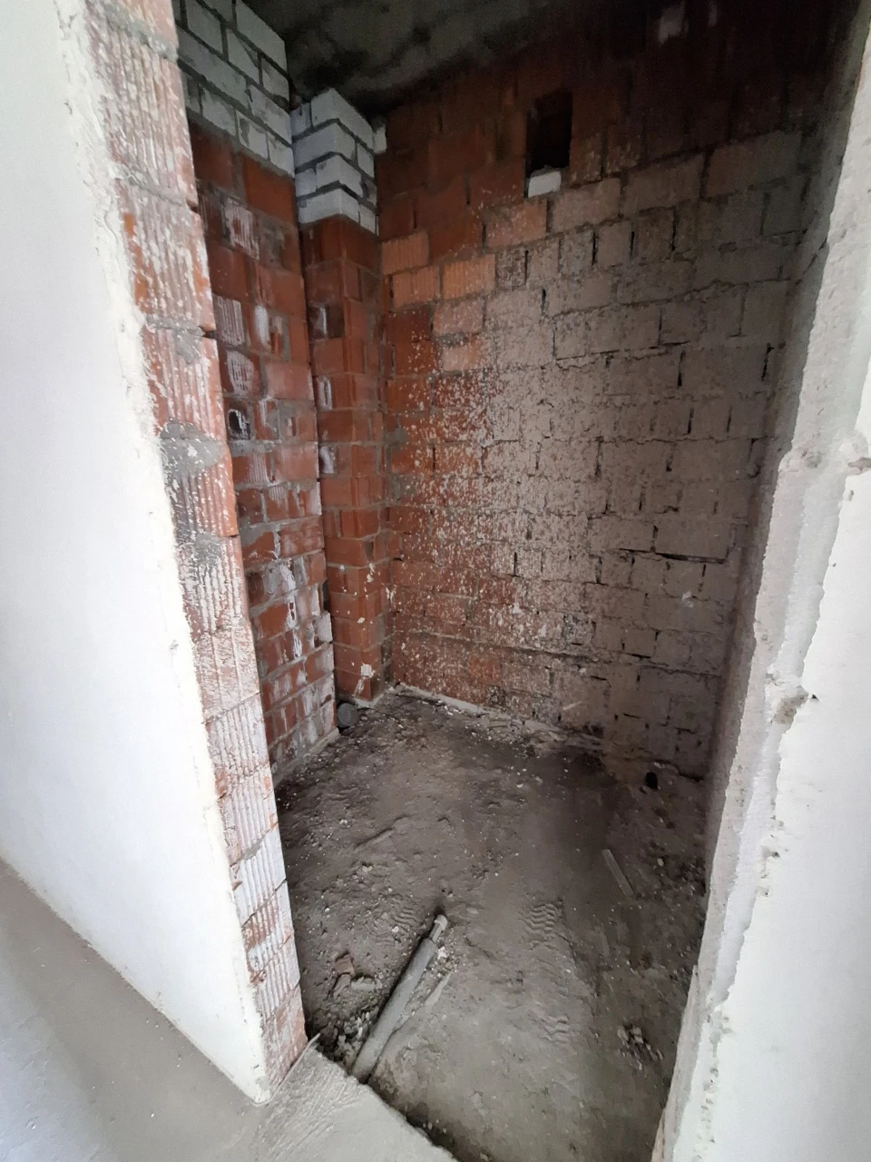 For Sale: Spacious 2-bedroom apartment! Irpin, city center! yeOsel TACK