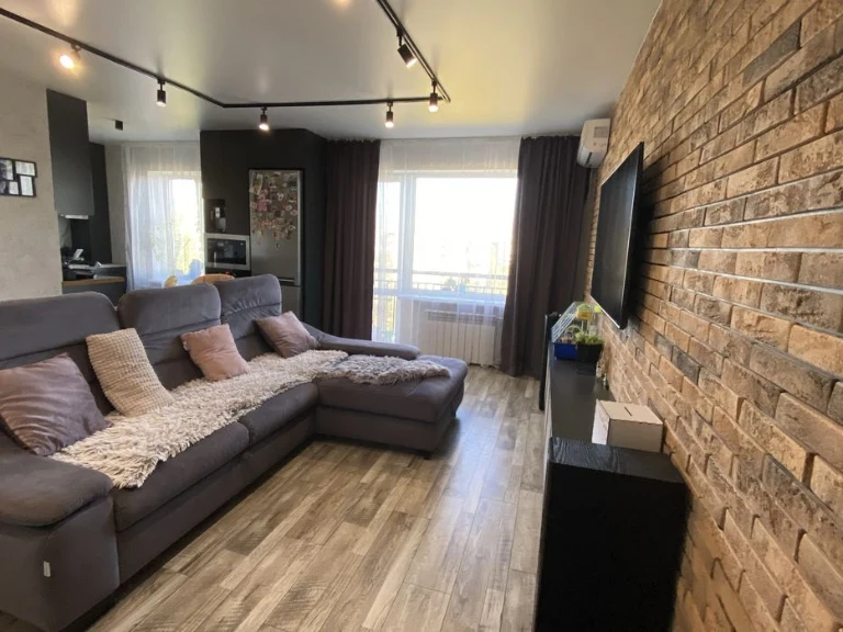 Продам 3-х кімтатну квартиру Космос Ситова 13