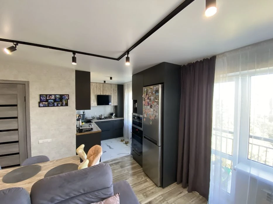 Продам 3-х кімтатну квартиру Космос Ситова 13