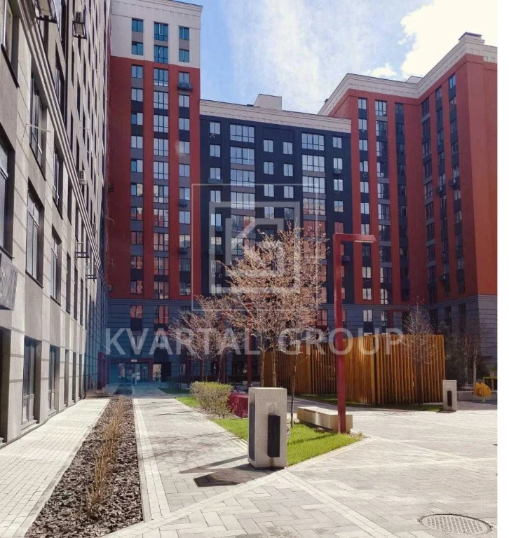 Продам Велику 1к квартиру+кухня вітальня 15м2 у зданому Буди