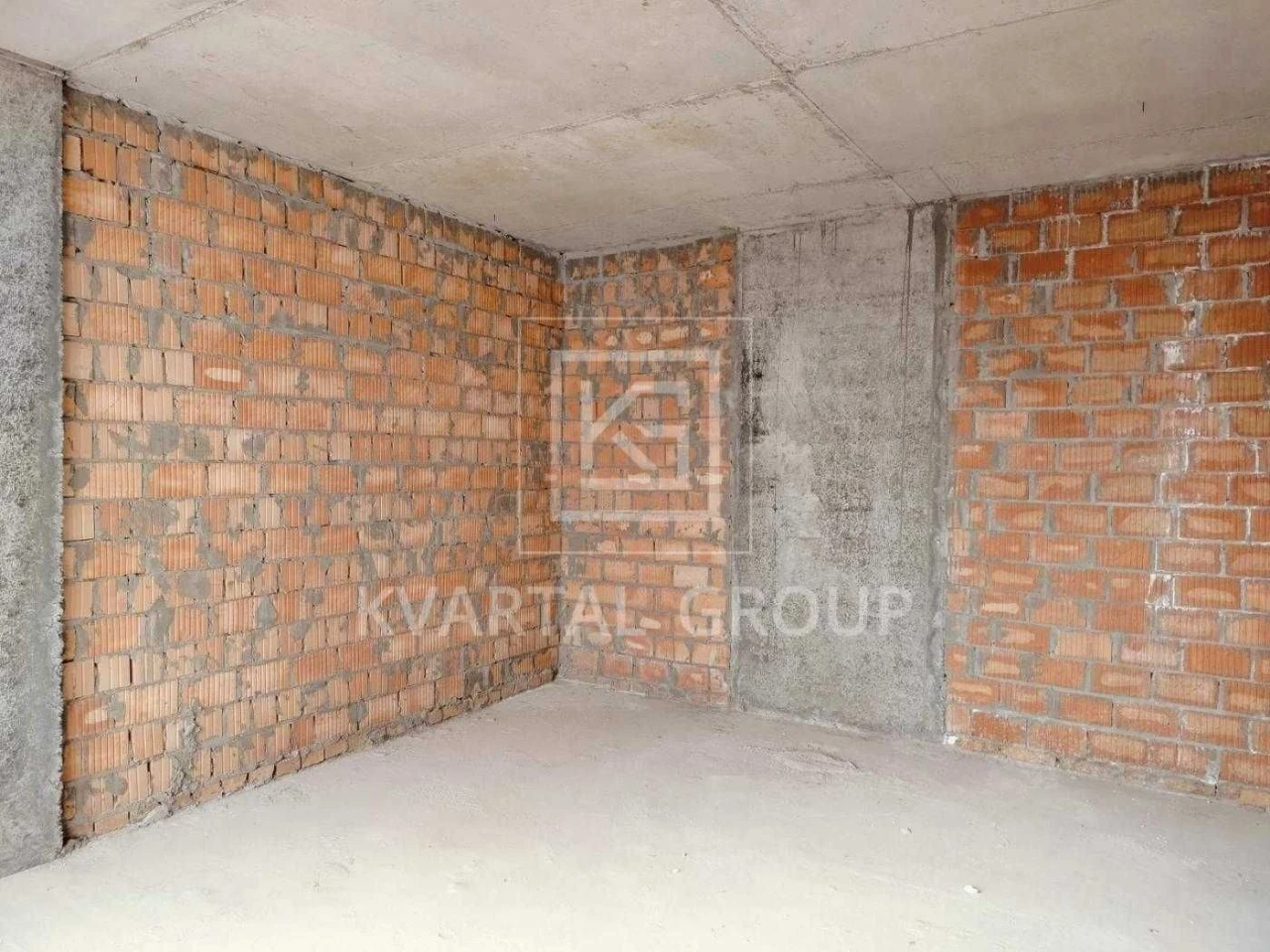 Продам Велику 1к квартиру+кухня вітальня 15м2 у зданому Буди