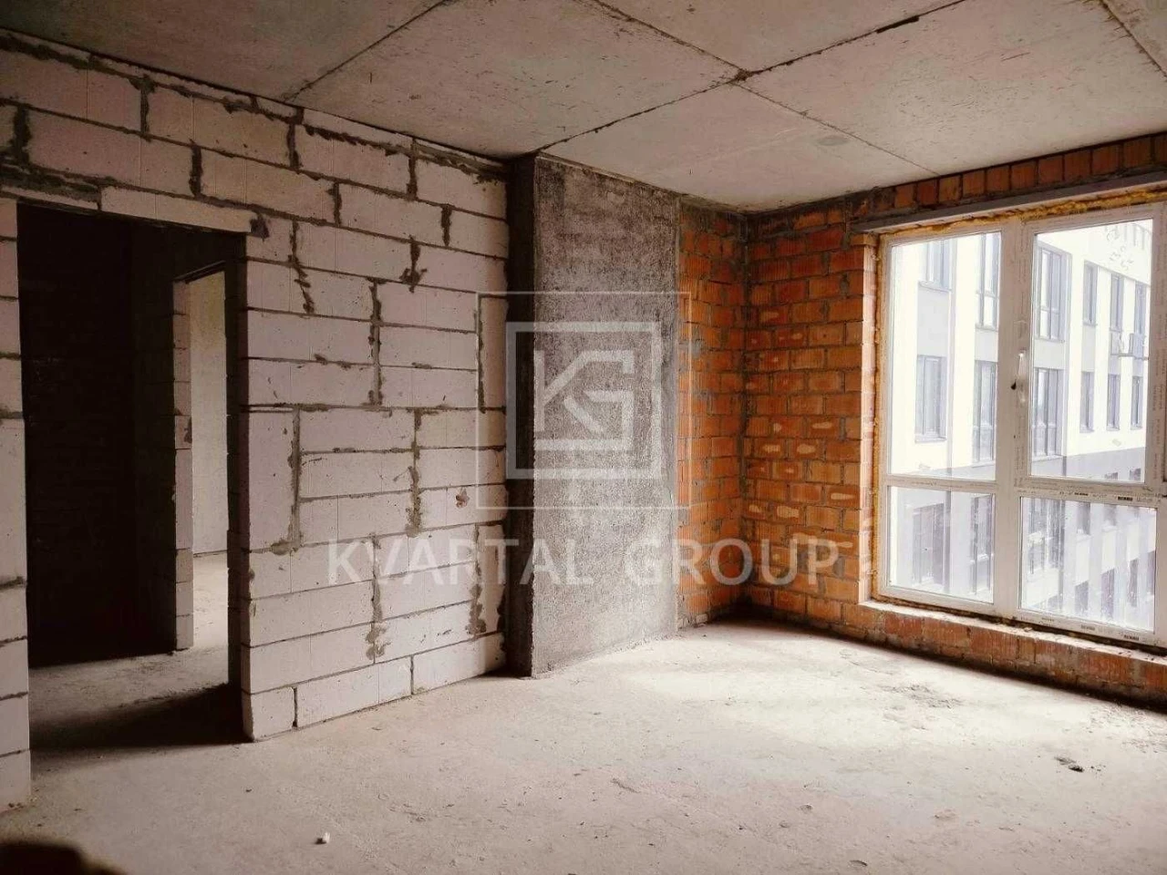 Продам Велику 1к квартиру+кухня вітальня 15м2 у зданому Буди