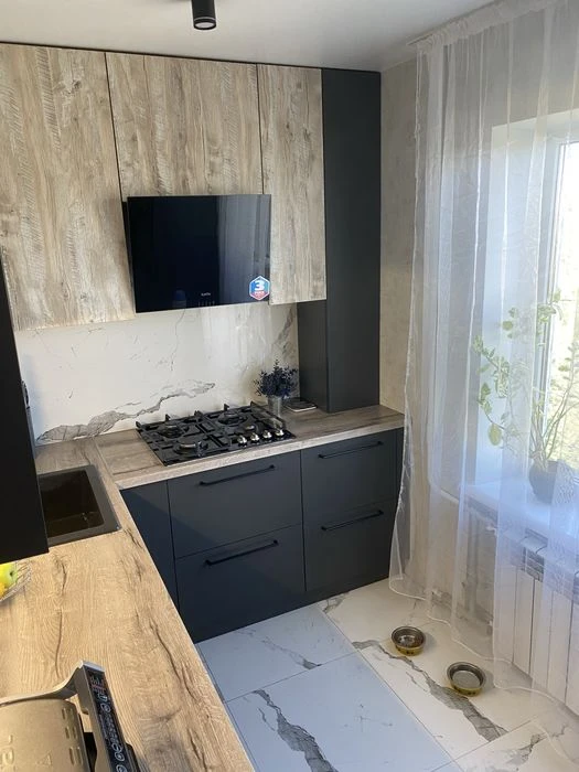 Продам 3-х кімтатну квартиру Космос Ситова 13