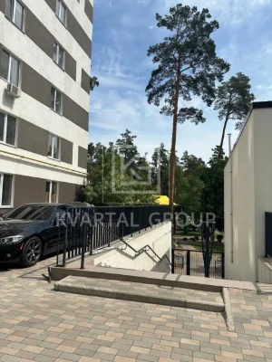 Однокімнатна квартира з ремонтом возле Центрального парка