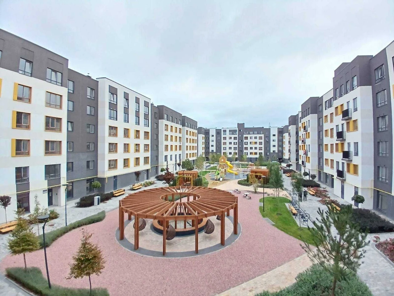 Apartment in the "Molodist" residential complex with 60% renovation