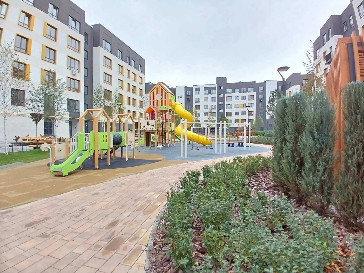 Apartment in the "Molodist" residential complex with 60% renovation