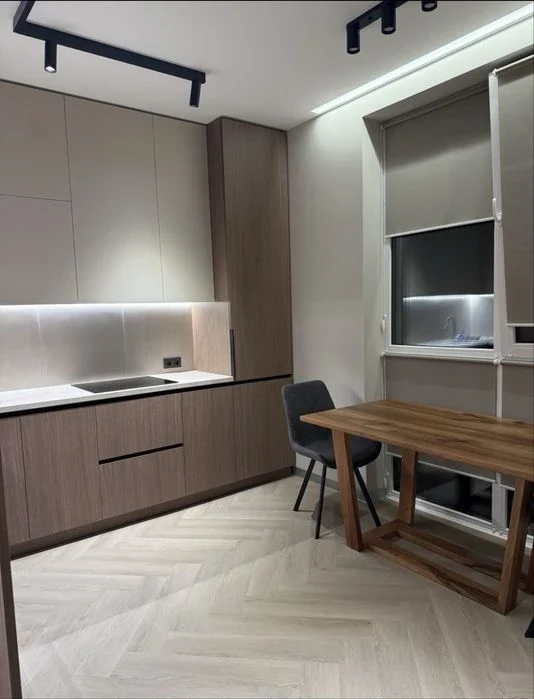 Продаж 1кім квартири в новобудові, центр