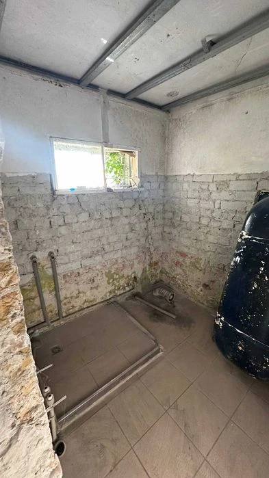 I am selling a house in the center of Zaporizhia.