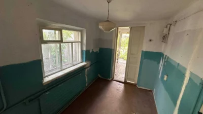 I am selling a house in the center of Zaporizhia.