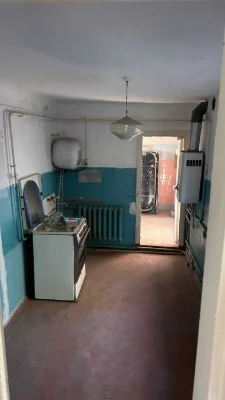 I am selling a house in the center of Zaporizhia.