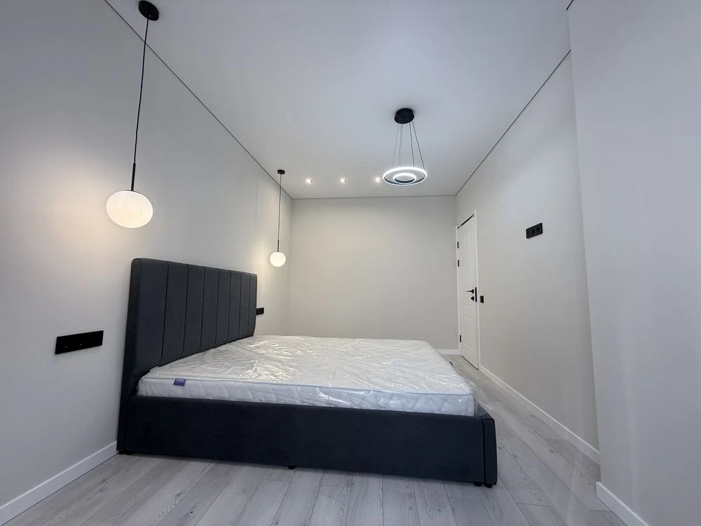 Irpin, for sale! Two-bedroom apartment 7 minutes from Kyiv! New
