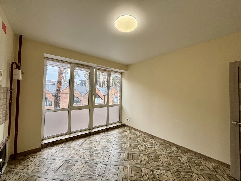Central Park. 2-bedroom apartment renovated. Certificate.
