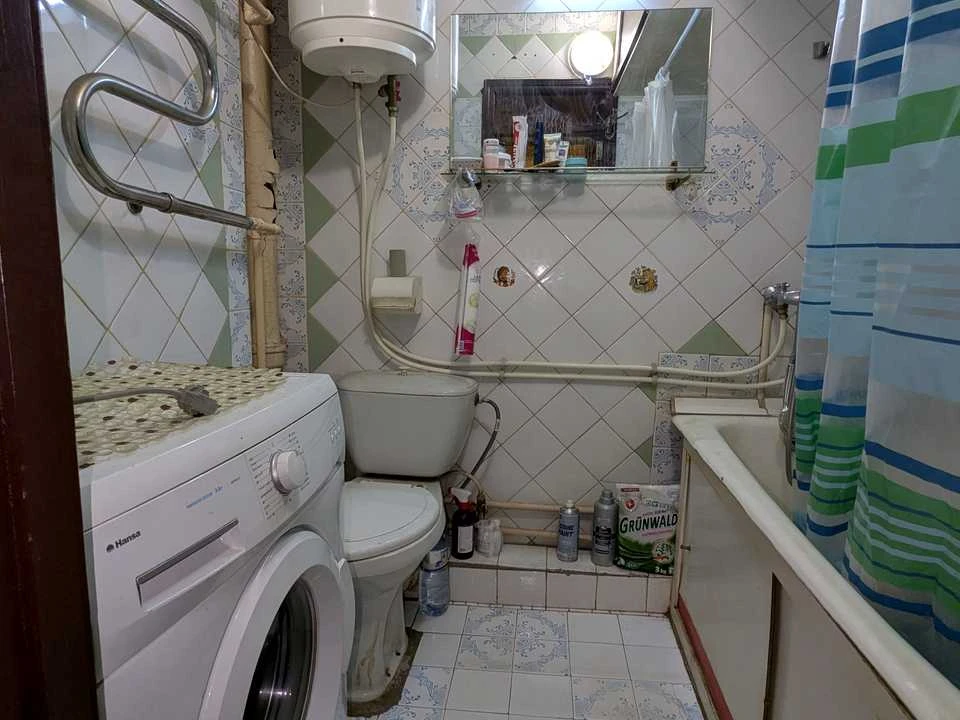 Apartment. Kharkiv, Myru St.