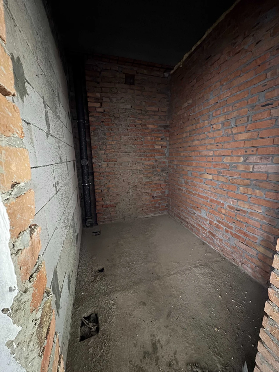 Great offer for a 2-room apartment for renovation, 56.9 sq m. Minimum percentage of ownership!