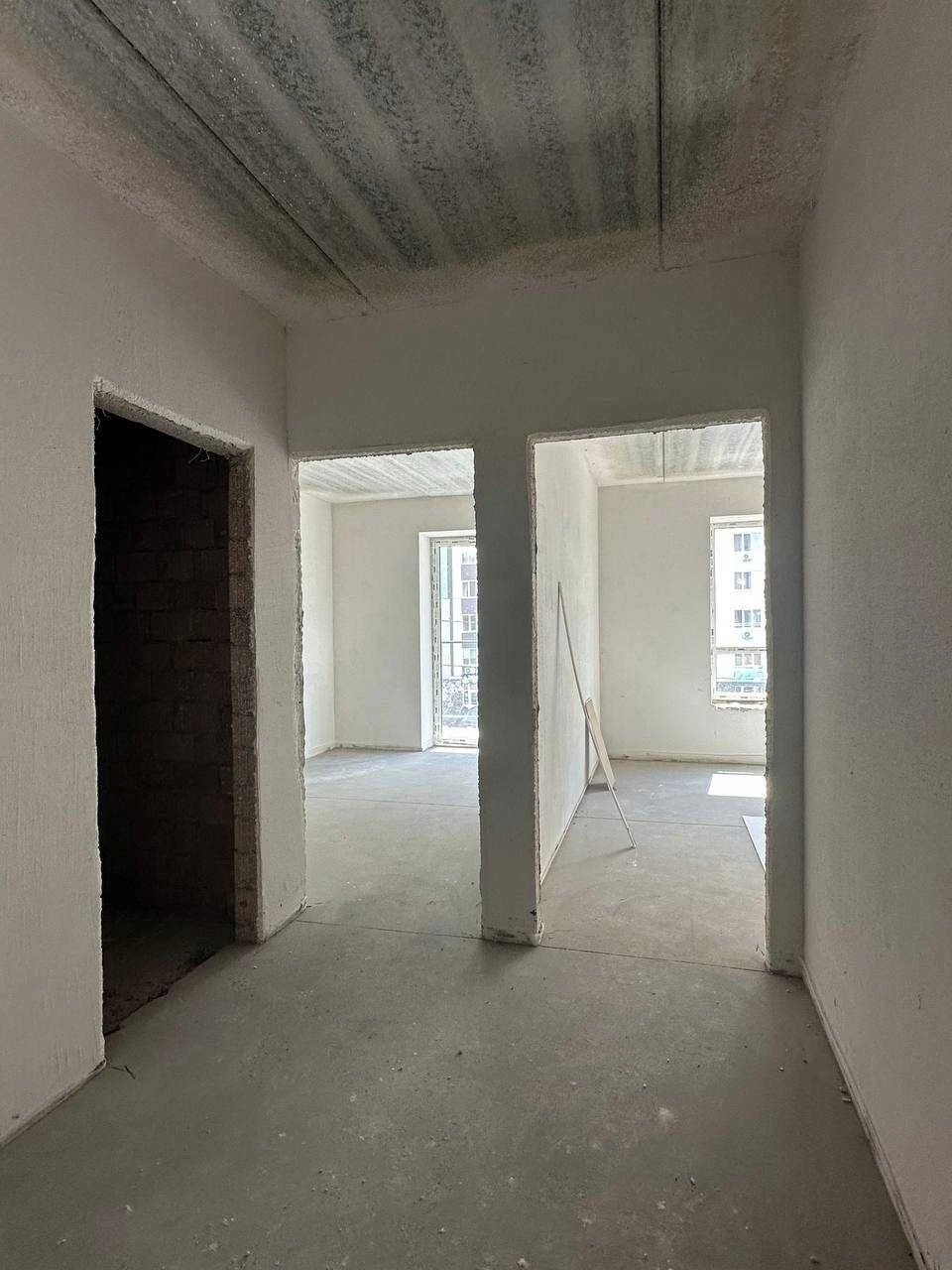 1-room apartment, studio kitchen, balcony, gas, 37 sq m, Burgundiya 3, in