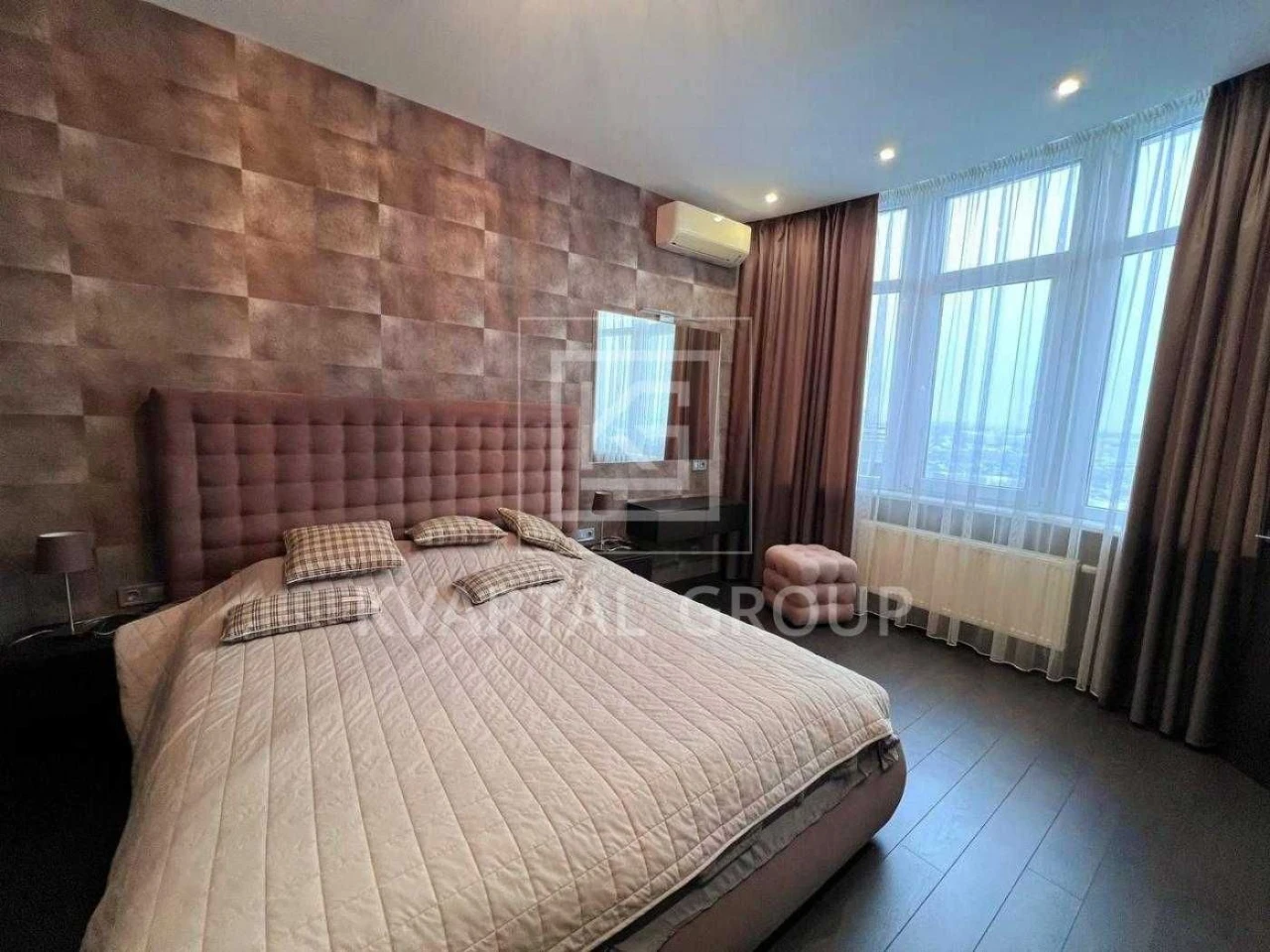 Продаж видової 3к квартири 138 м2 ОСОБИСТЕ ПВРКОМІСЦЕ! Держ