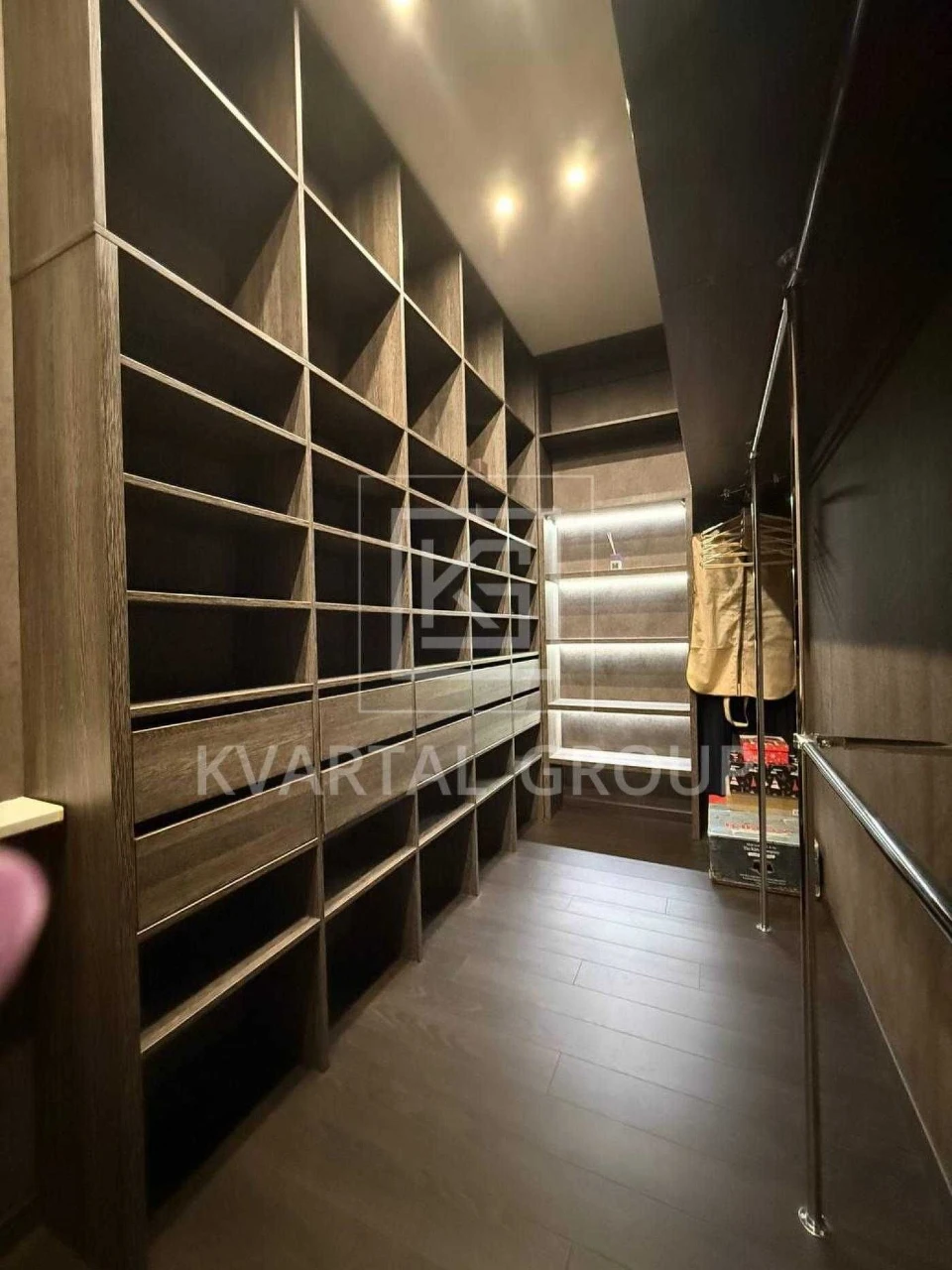 Продаж видової 3к квартири 138 м2 ОСОБИСТЕ ПВРКОМІСЦЕ! Держ
