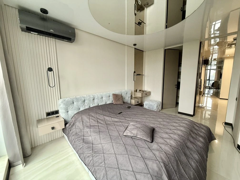 For Sale: 2-bedroom apartment with custom renovation! Irpin, center of the city